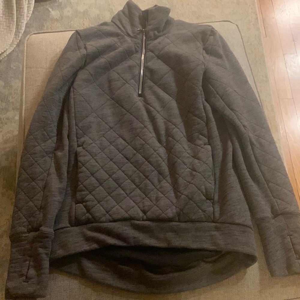 Lululemon half zip sweatshirt. Size 2 extremely warm